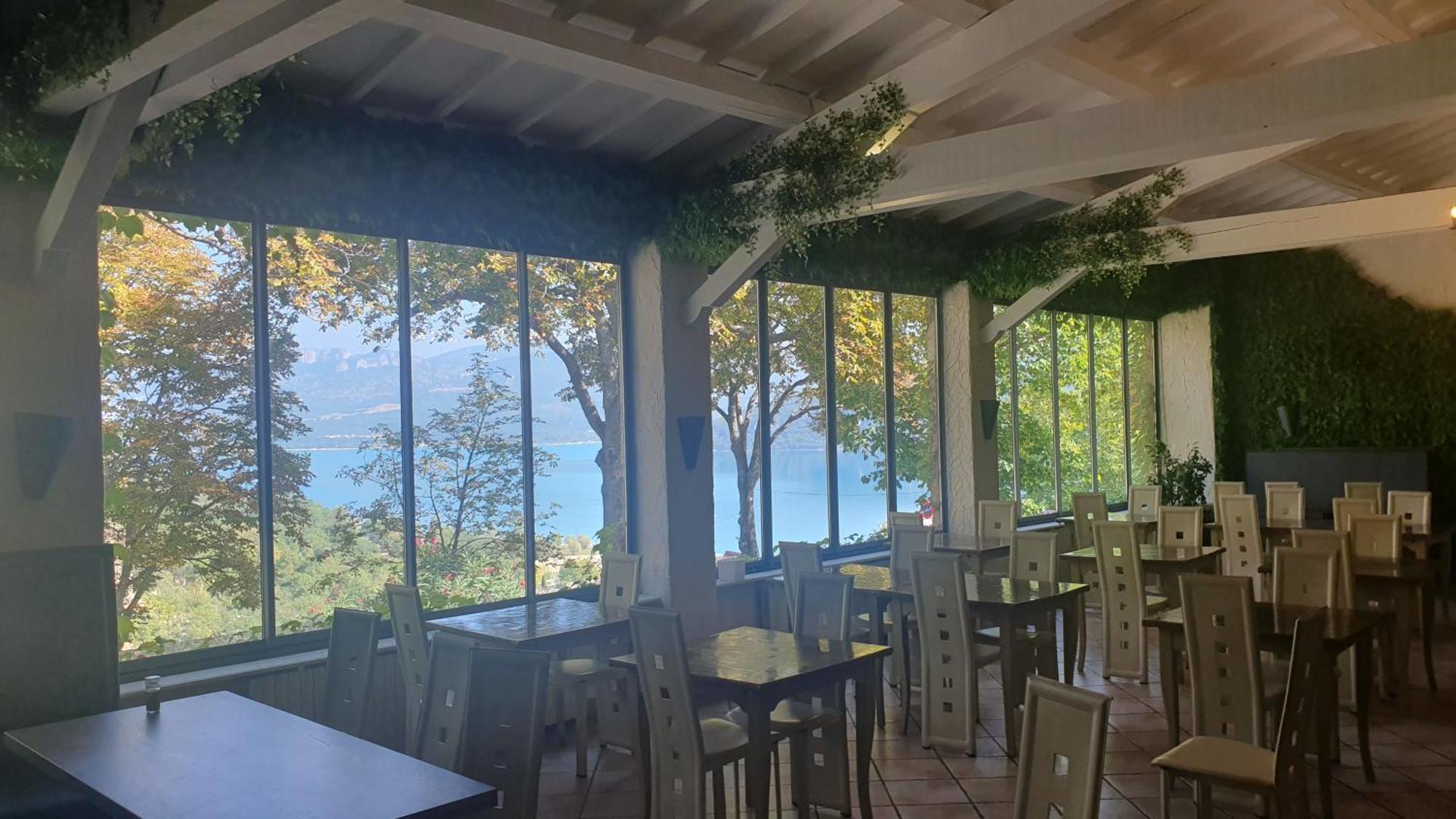 Отель Le Comptoir Сент-Круа-дю-Вердон Экстерьер фото