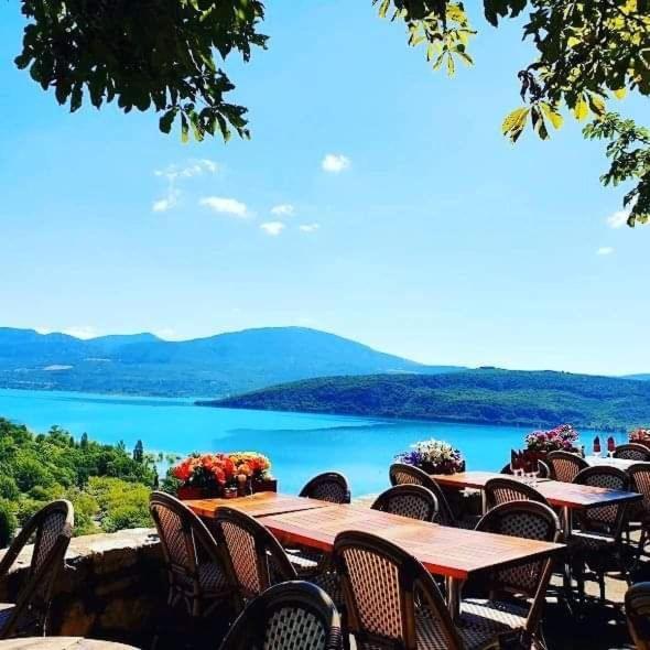 Отель Le Comptoir Сент-Круа-дю-Вердон Экстерьер фото